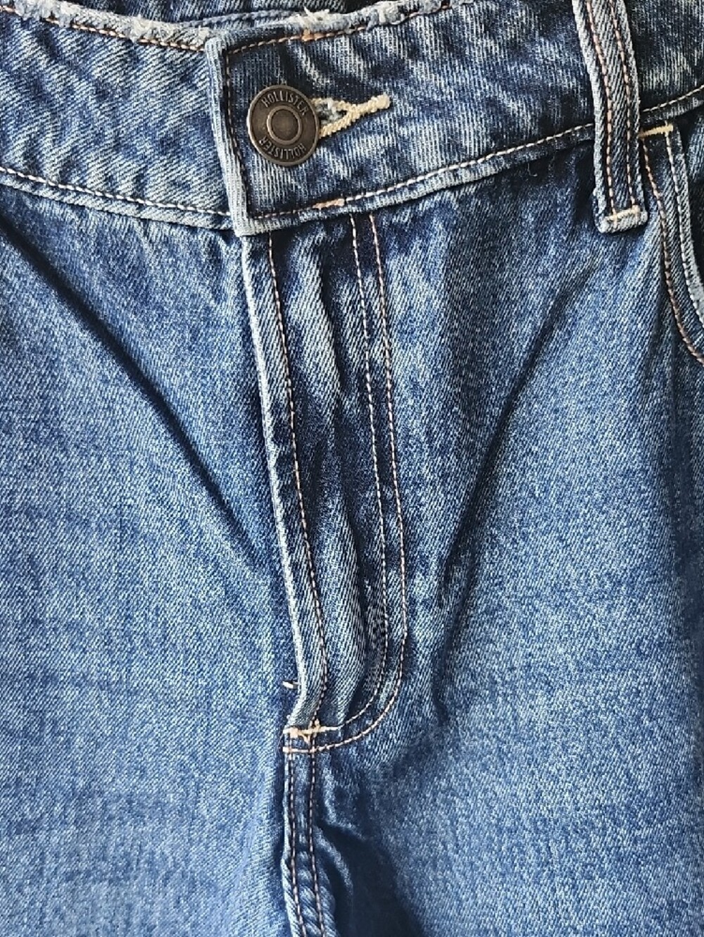 Hollister Women's Light Blue Baggy Mid Rise Fit Jeans - Picture 3 of 6